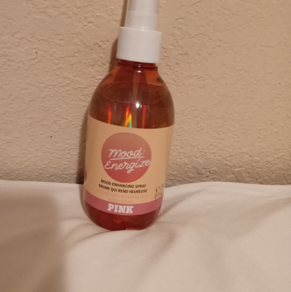 PINK VS modo Energizer spray